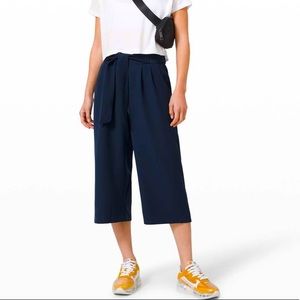 Lululemon Noir Crop Pants in True Navy